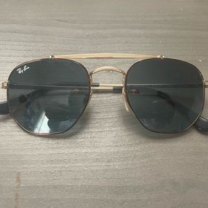 Small Aviator type sunglasses